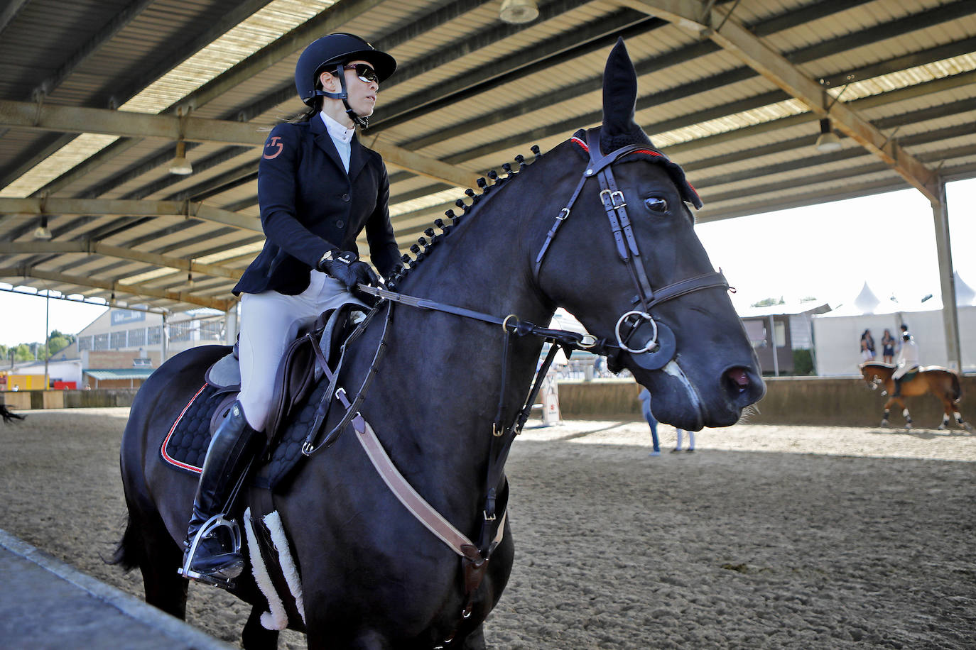La competición comenzó a partir de las 15.30 horas con la prueba de 1,30 metros con baremo A con cronometro y desempate, mientras que las emociones más fuertes llegaron con la prueba de 1,35 metros con baremo de dos fases. 