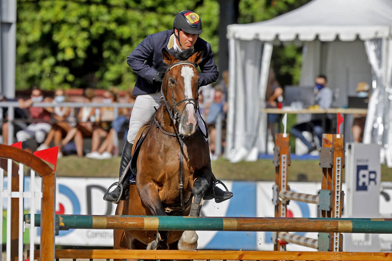 La competición comenzó a partir de las 15.30 horas con la prueba de 1,30 metros con baremo A con cronometro y desempate, mientras que las emociones más fuertes llegaron con la prueba de 1,35 metros con baremo de dos fases. 