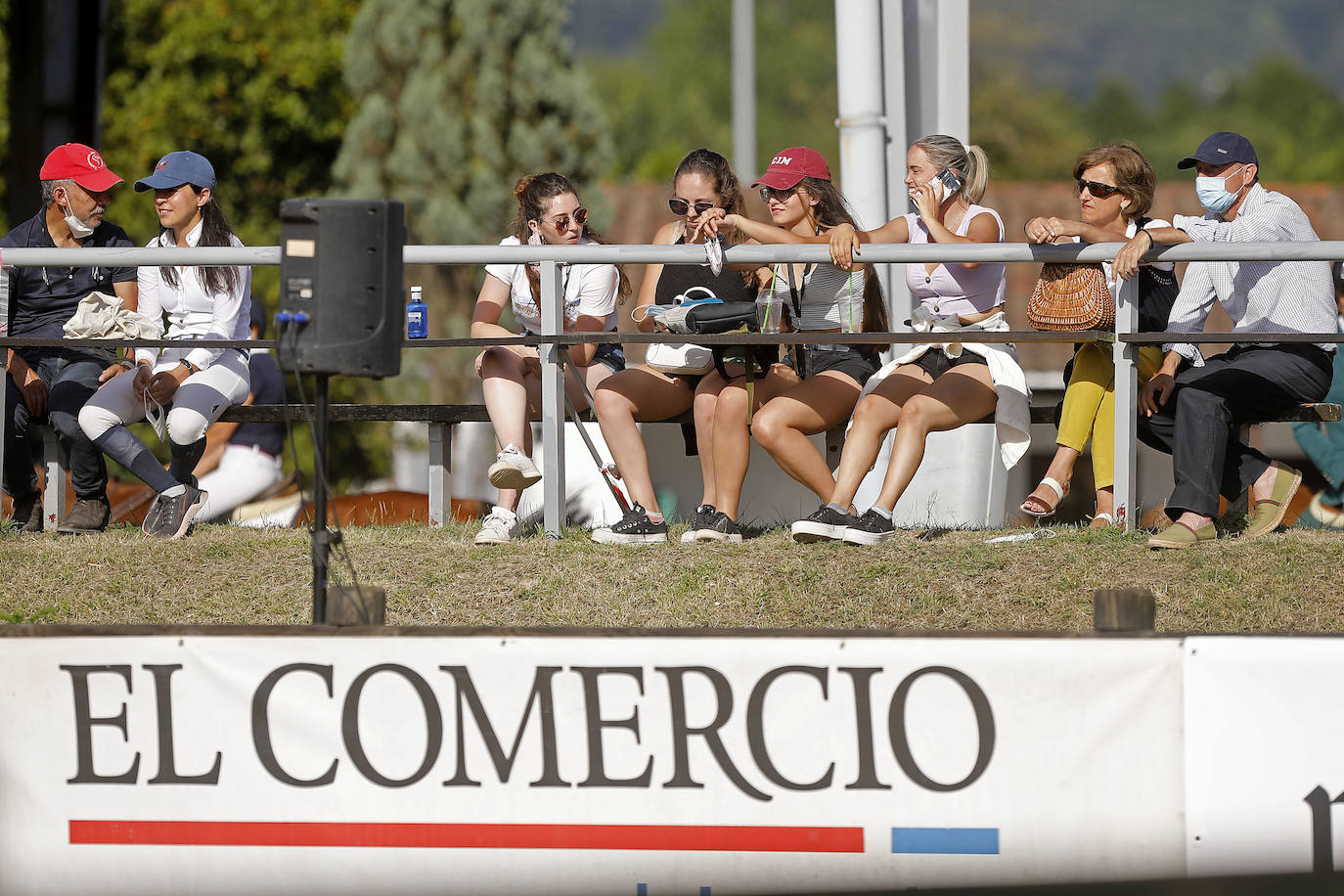 La competición comenzó a partir de las 15.30 horas con la prueba de 1,30 metros con baremo A con cronometro y desempate, mientras que las emociones más fuertes llegaron con la prueba de 1,35 metros con baremo de dos fases. 