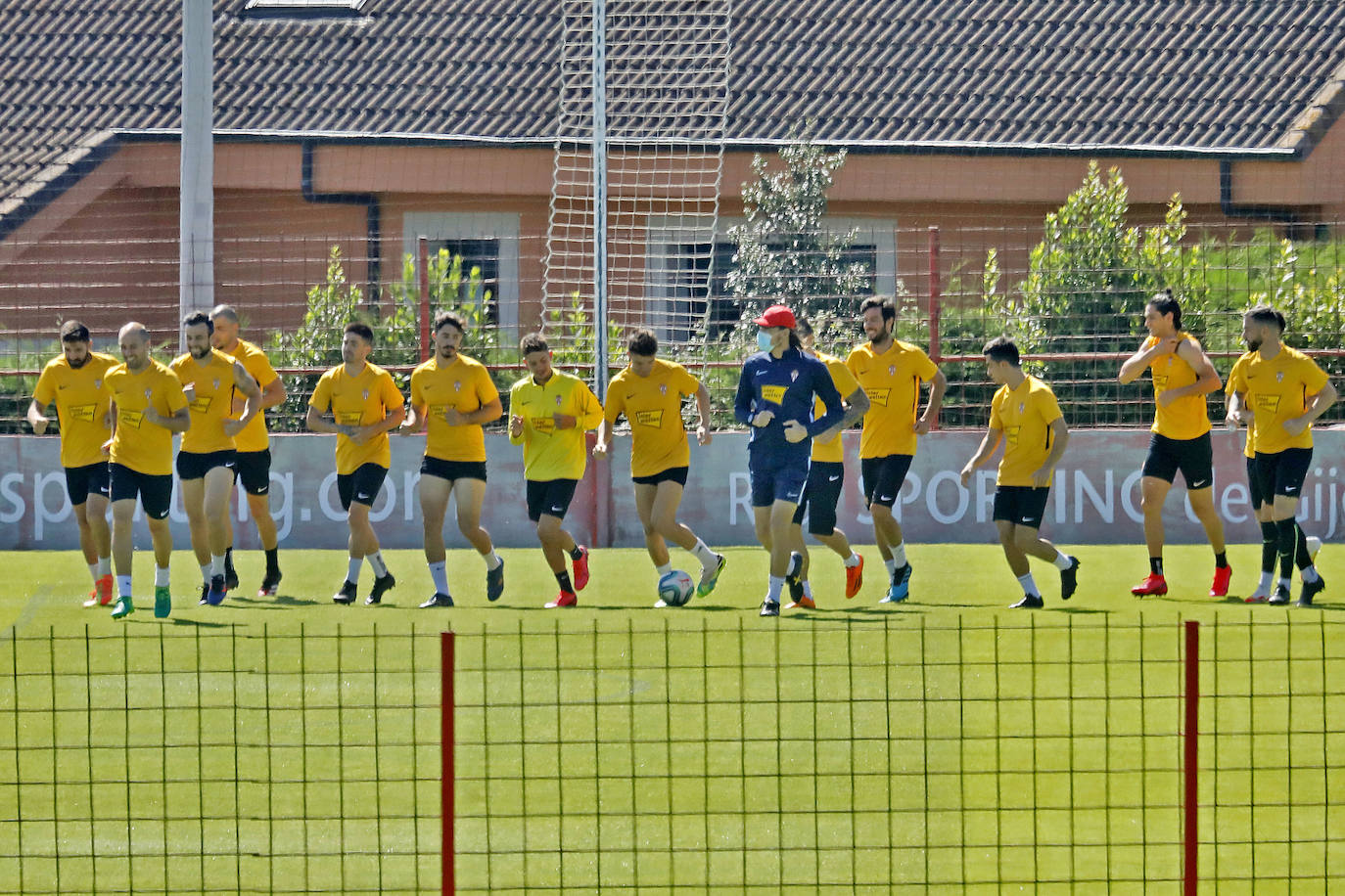 El Sporting prepara el partido ante el Girona