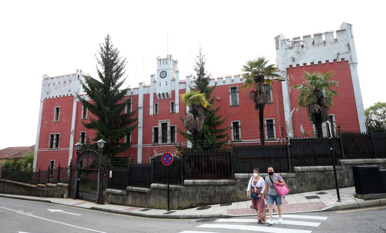 La entrada a la fábrica de armas de La Vega, propiedad del Ministerio de Defensa. 