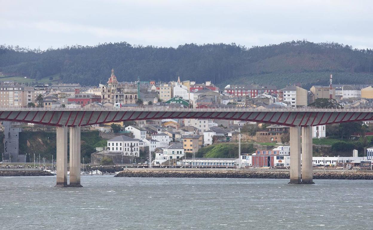 El Puente de Los Santos, punto de unión entre A Mariña lucense y el Occidente de Asturias. 