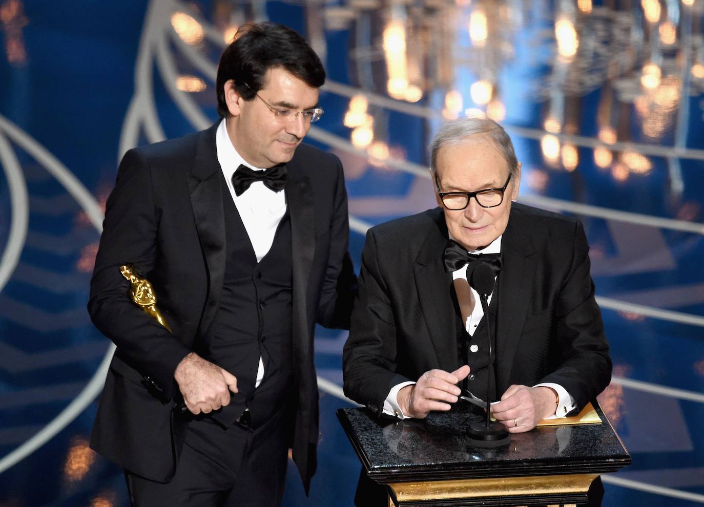 El compositor italiano Ennio Morricone, autor de más de 400 bandas sonoras para cine y televisión, ha fallecido a los 91 años. El músico fue distinguido este año con el Premio Princesa de Asturias de las Artes, galardón que comparte con el también célebre compositor John Williams.