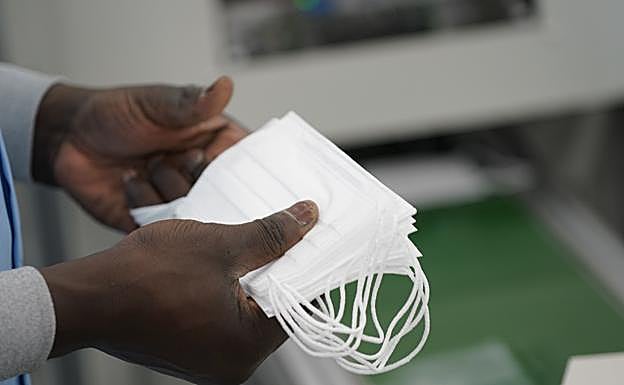 El Defensor del Pueblo pide eliminar el IVA de las mascarillas mientras su uso sea obligatorio