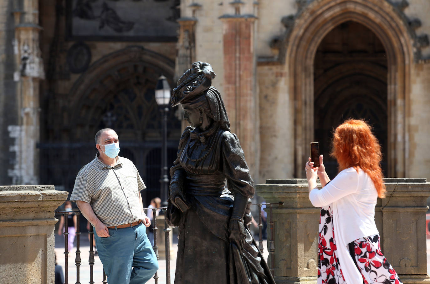 El calor que se ha instalado en la región ha llenado arenales y lugares turísticos de la región. Este clima favorable acompañará a los asturianos durante la próxima semana.