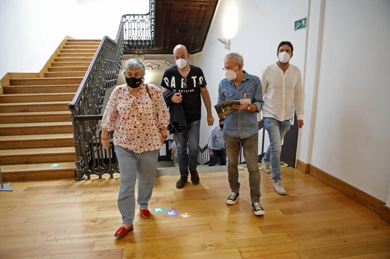 Ana González, Miguel Barrero, Ángel de la Calle y Alberto Ferrao en el Antiguo Instituto. 
