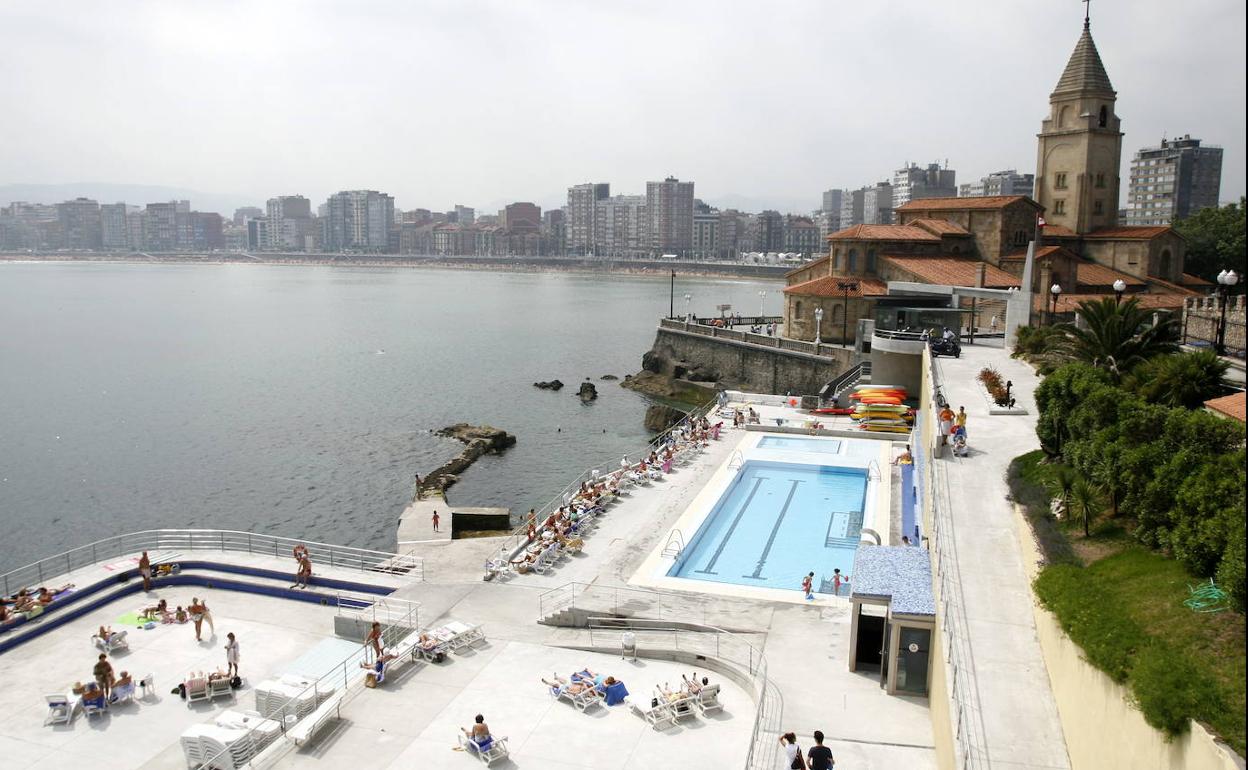 Club de Regatas de Gijón. 