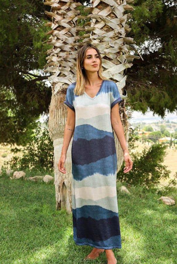 Vestido largo y estampado, 19,99 euros.