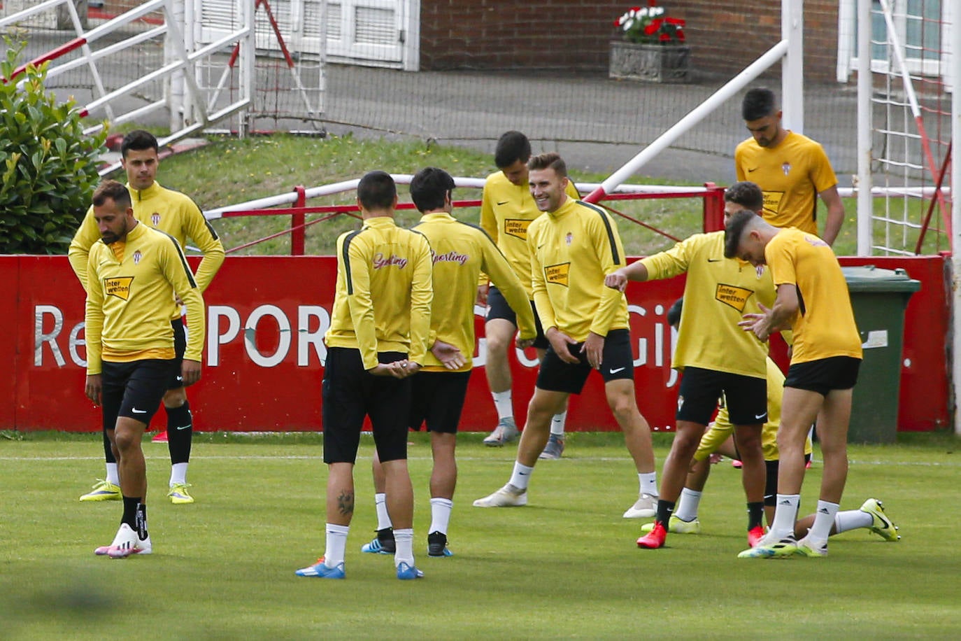 Fotos: El Sporting prepara el partido frente al Extremadura