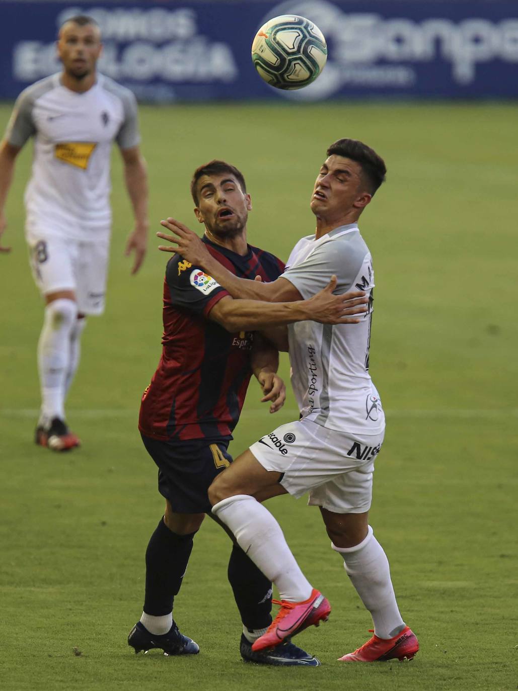 El Sportign ha jugado su penúltimo partido de la temporada ante el Extremadura en el estadio Francisco de la Hera. 