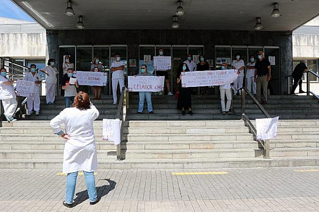 Protesta de celadores en el Hospital Valle del Nalón. 