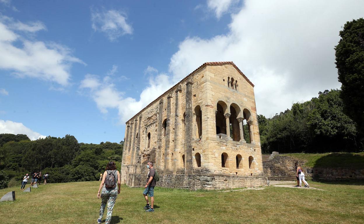 Santa María del Naranco, Patrimonio de la Humanidad. 