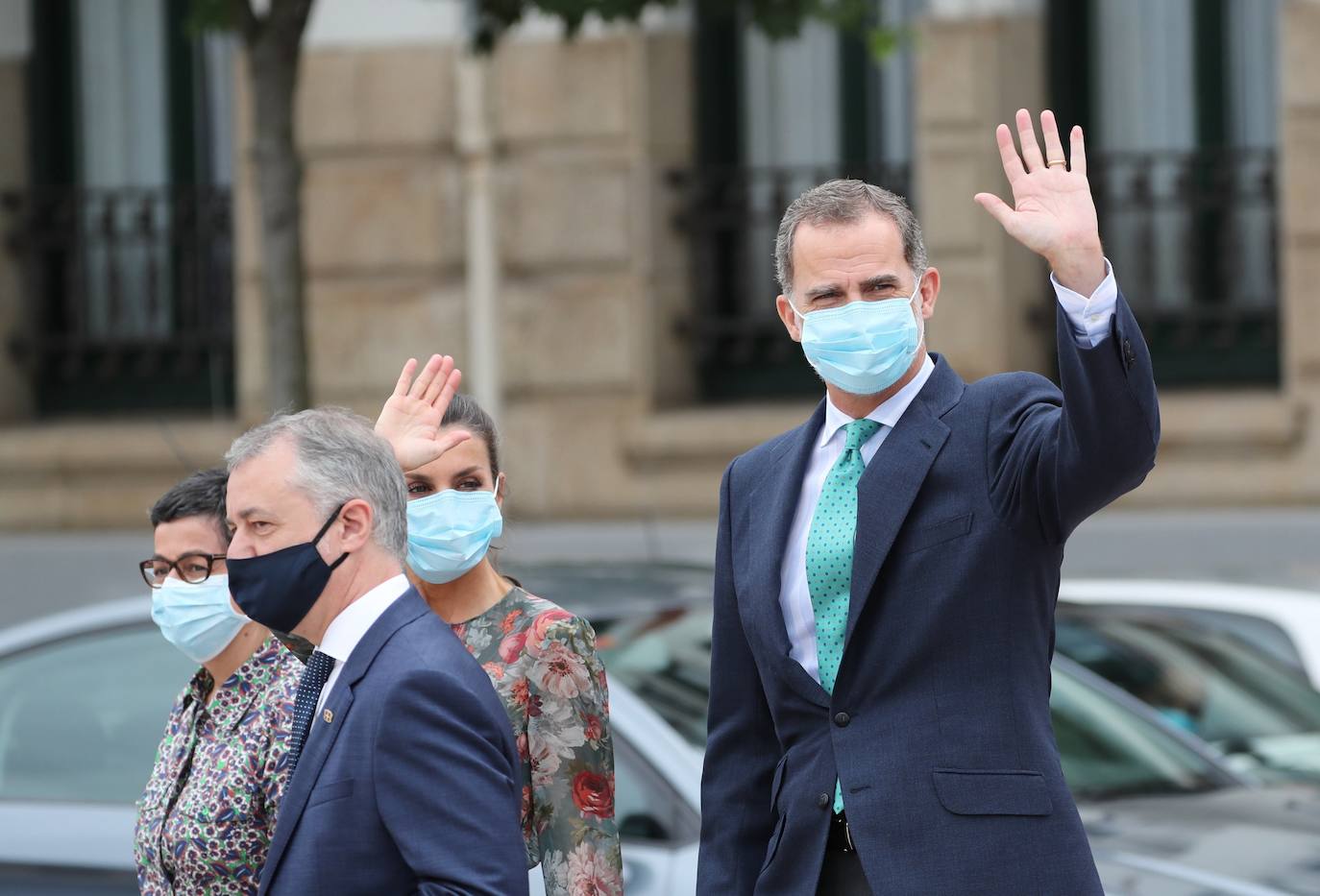 Don Felipe y doña Letizia iniciaron en Canarias su gira por todo el país tras el confinamiento. Después han viajado a Baleares, Andalucía, Castilla La-Macha, Comunidad Valenciana, a la Región de Murcia, Aragón, La Rioja, País Vasco. Los Reyes visitarán todas las comunidades autónomas de España con el objetivo de apoyar al turismo después de la pandemia. 