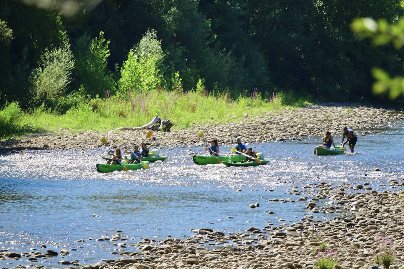 La región registra temperaturas que rozan los 30 grados en el interior mientras que en la costa se sobrepasan los 25 en muchos puntos. 