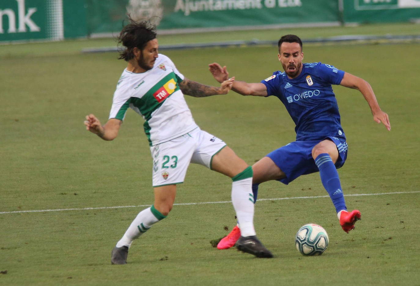 Los jugadores azules han disputado el último encuentro de la temporada en el estadio Martínez Valero. 