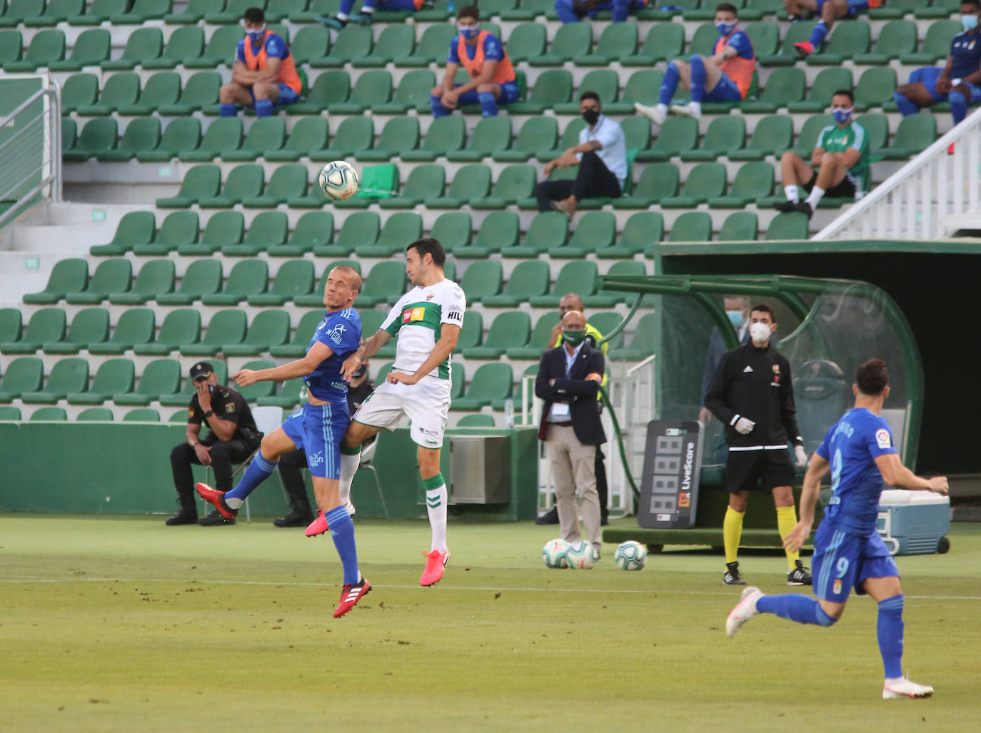 Los jugadores azules han disputado el último encuentro de la temporada en el estadio Martínez Valero. 