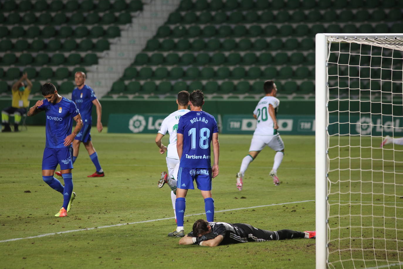 Los jugadores azules han disputado el último encuentro de la temporada en el estadio Martínez Valero. 