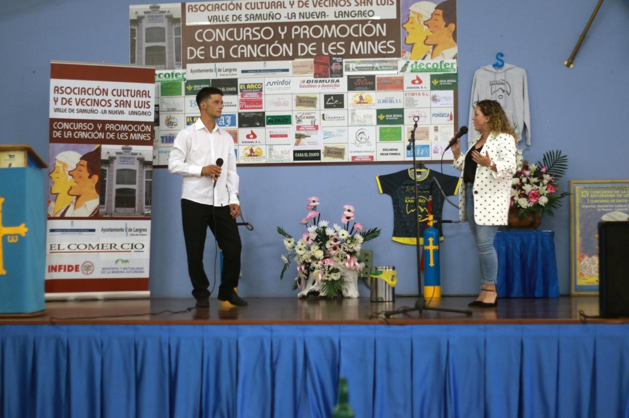 Carlos Velasco y Alicia Villanueva, en canción dialogada. 