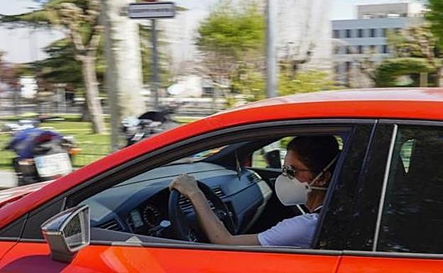 Excepciones por las que no tendrás que llevar mascarilla en el coche