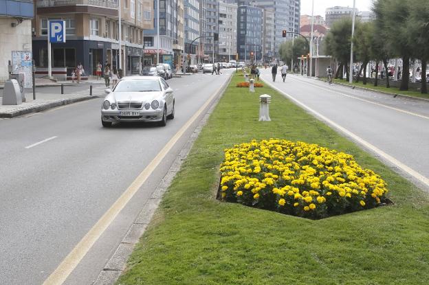 La ampliación de la zona peatonal hacia el Muro arranca por la calle Covadonga