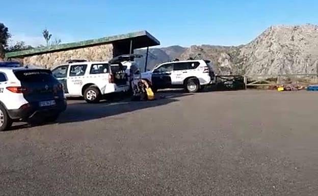 Guardia Civil de Mieres y Cangas de Onís intervienen en un complicado rescate en las cuevas de Valporquero