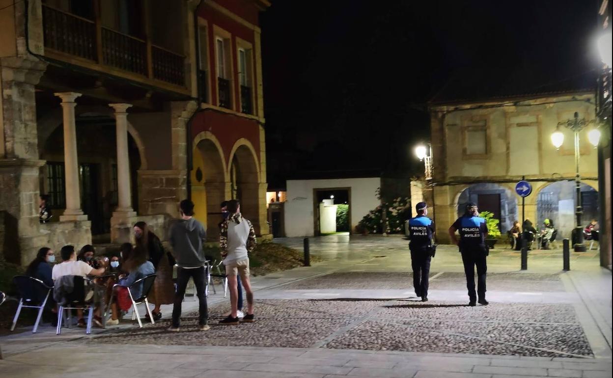 La Policía Local vigiló las zonas de fiesta durante toda la noche 