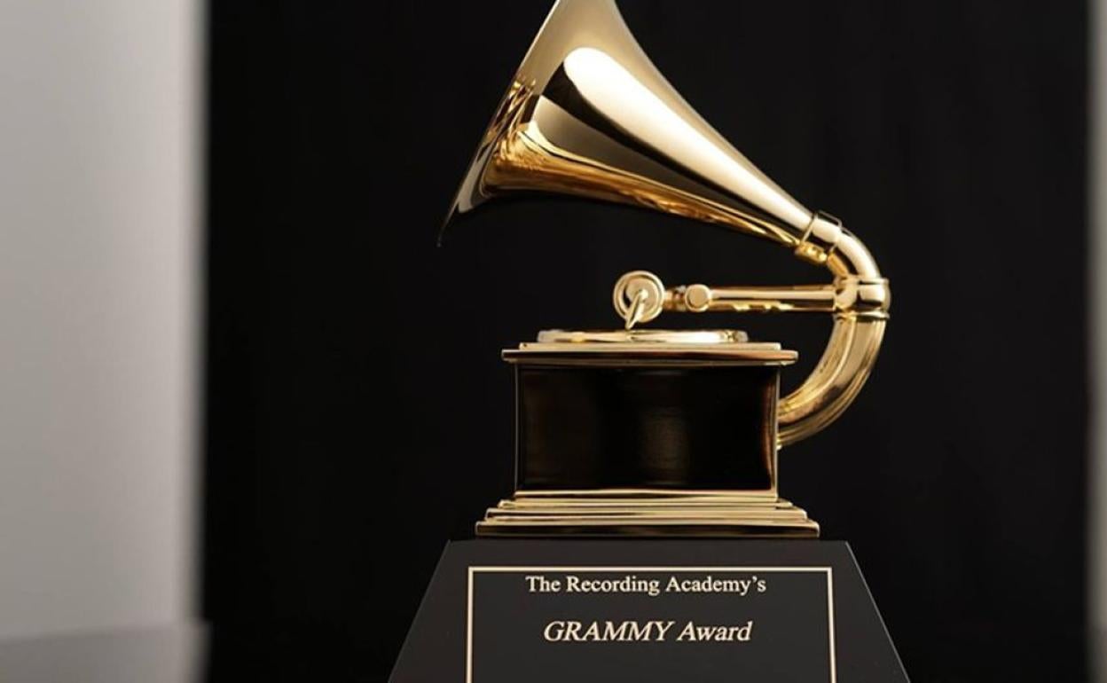 El premio Grammy. 