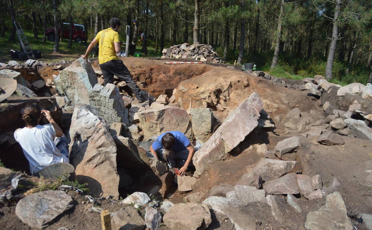 Excavaciones arqueológicas en el dolmen de La Cobertoria, en 2019.