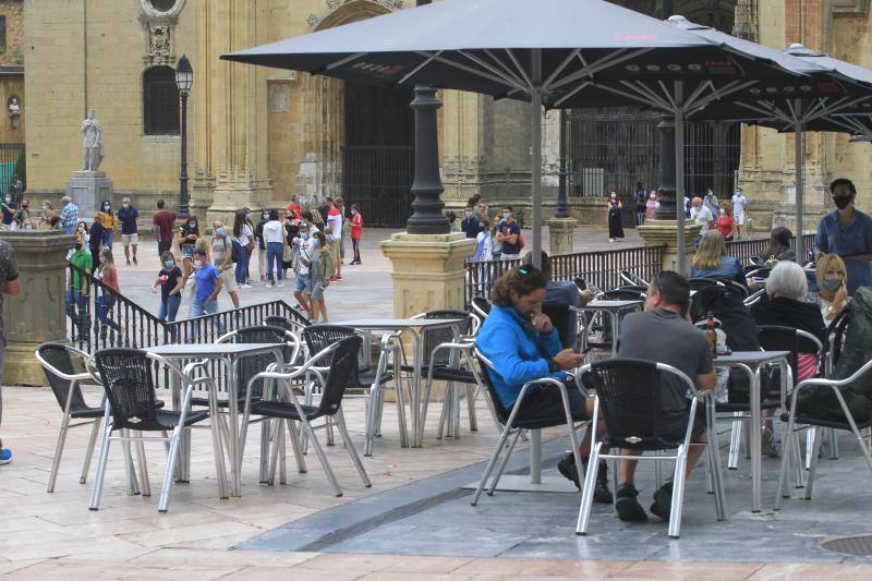 La región, que comienza el cambio de quincena con cielos nubosos, ha visto, no obstante, con sus puntos más turísticos se llenaban de visitantes. 