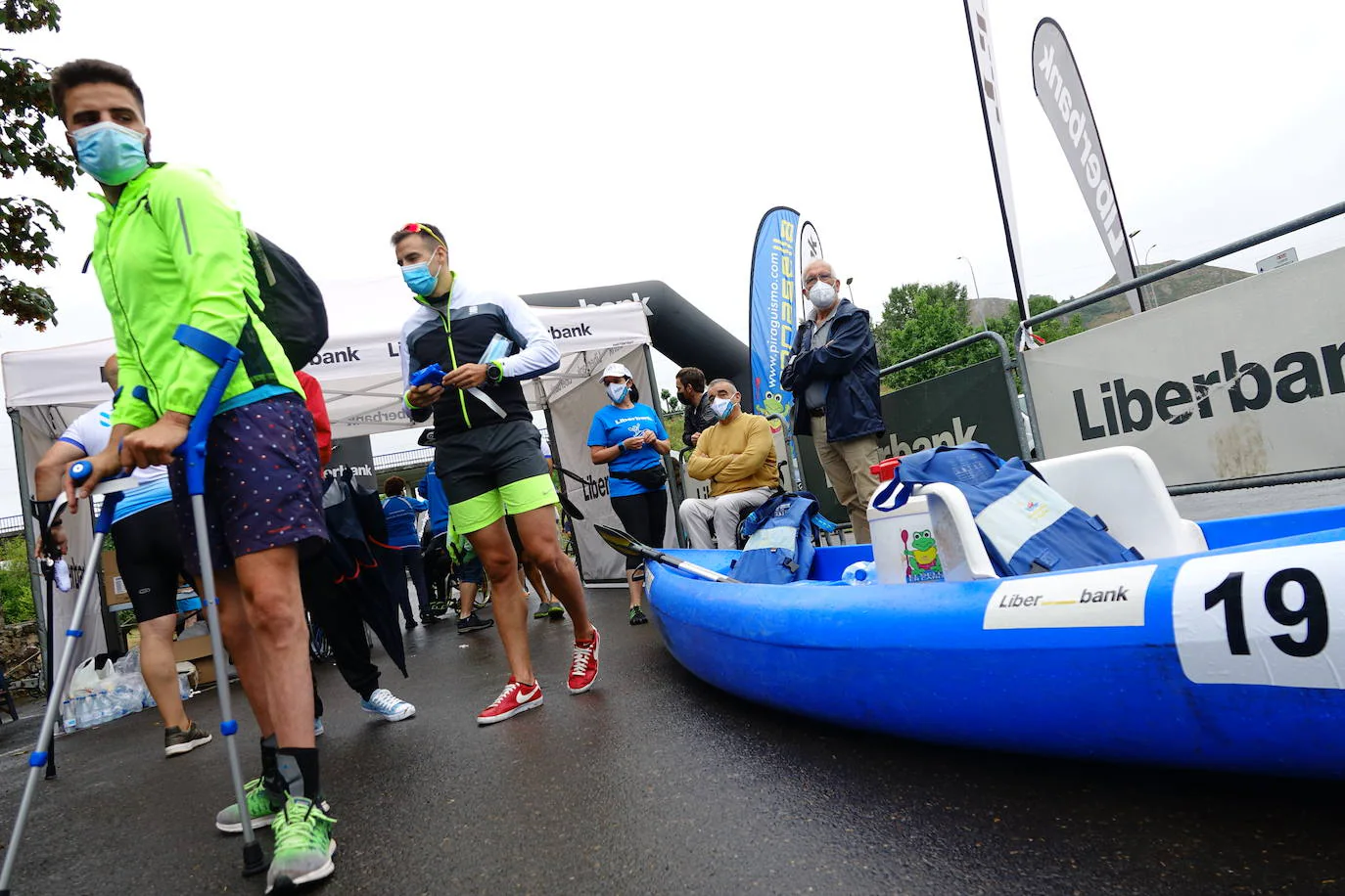 El XXVII Descenso del Sella Adaptado contó con la participación de un grupo reducido de deportistas con discapacidad para que la celebración de la prueba se ajustara a la normativa de prevención y actuación ante la #covid19. Las piraguas fueron ocupadas por una persona con discapacidad y un acompañante sin afectación y bajo medidas de seguridad sanitarias