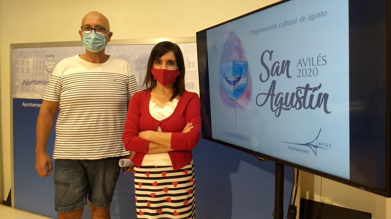 La concejala de Festejos Yolanda Alonso con el director del área, Rubén Arias, ayer, en la presentación de la programación. 