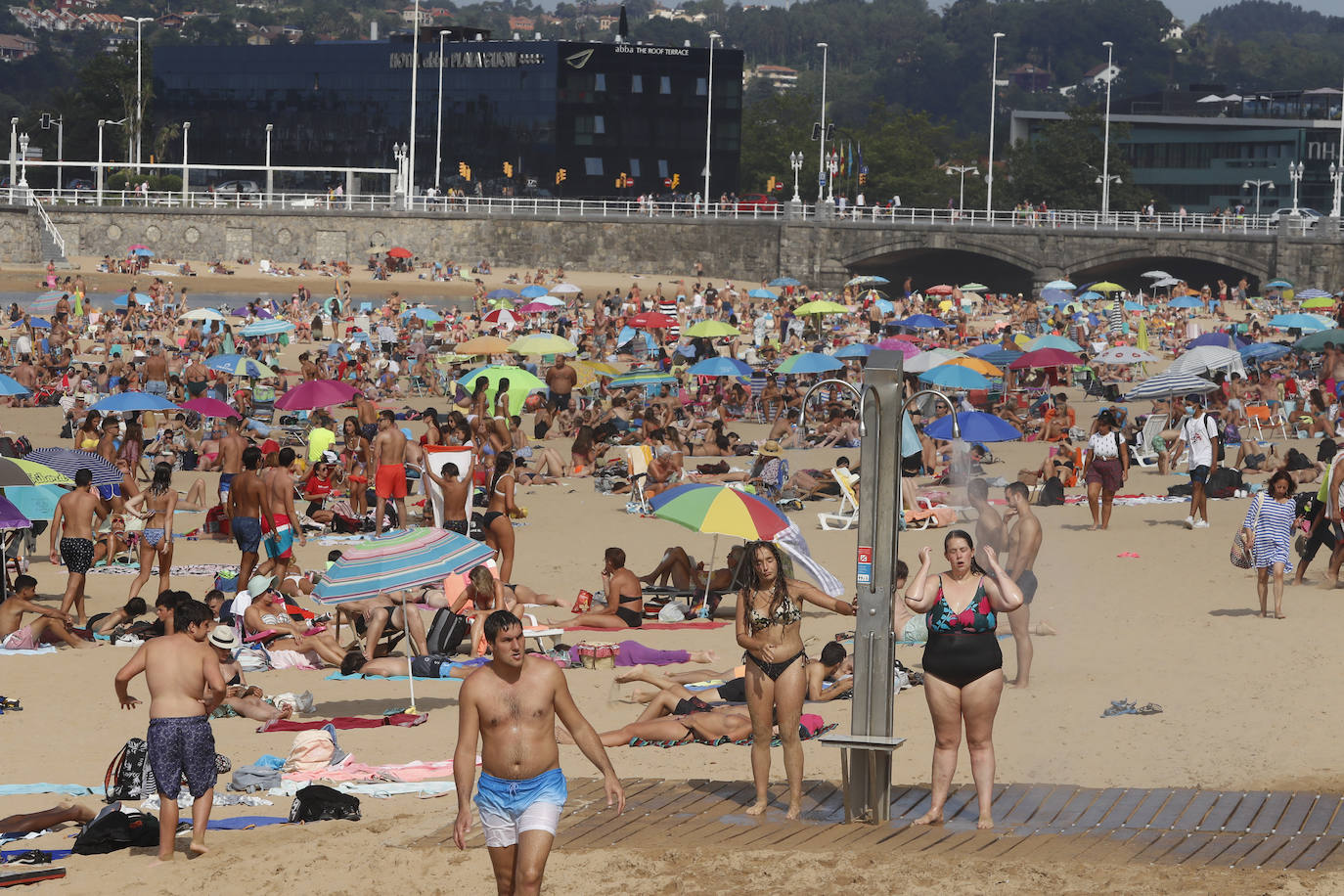 Las playas se convierten en el destino perfecto para atajar el calor