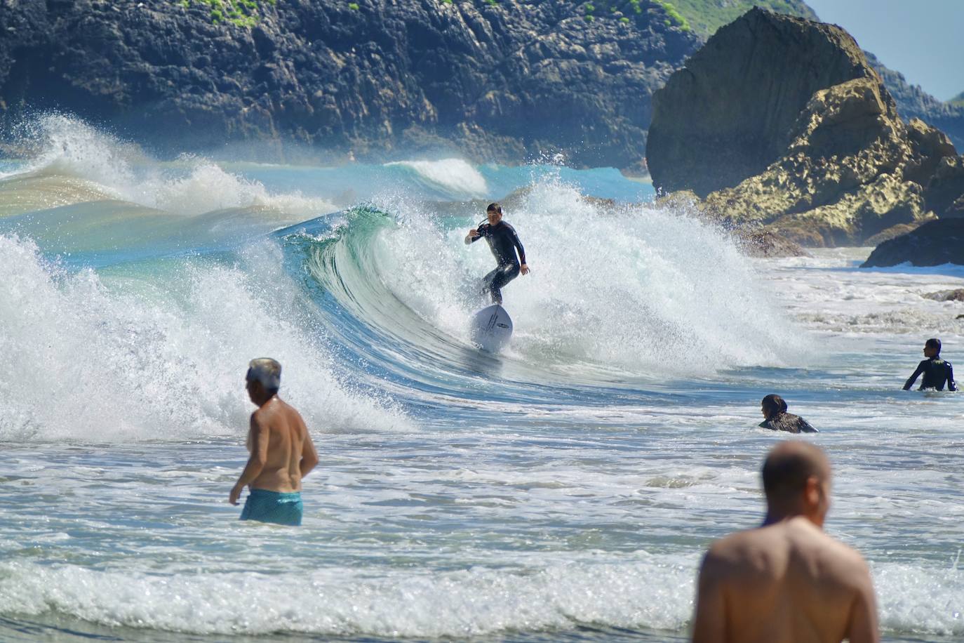 Las playas se convierten en el destino perfecto para atajar el calor