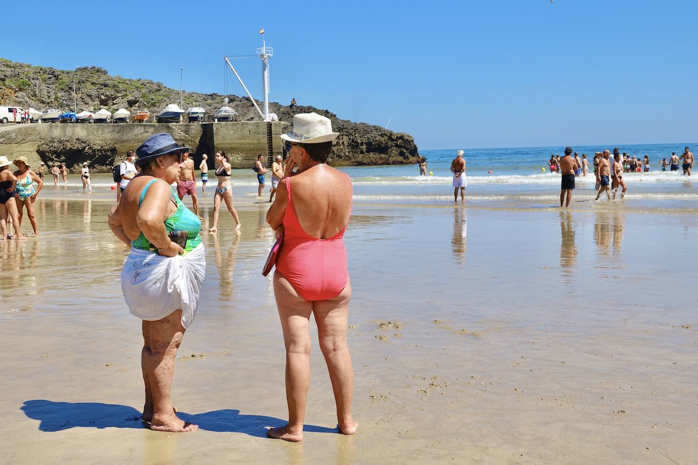 Las playas se convierten en el destino perfecto para atajar el calor