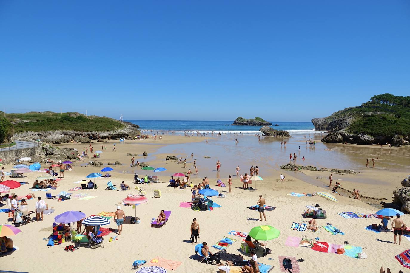 Las playas se convierten en el destino perfecto para atajar el calor