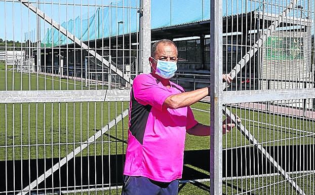 Fútbol base: solo los padres como público