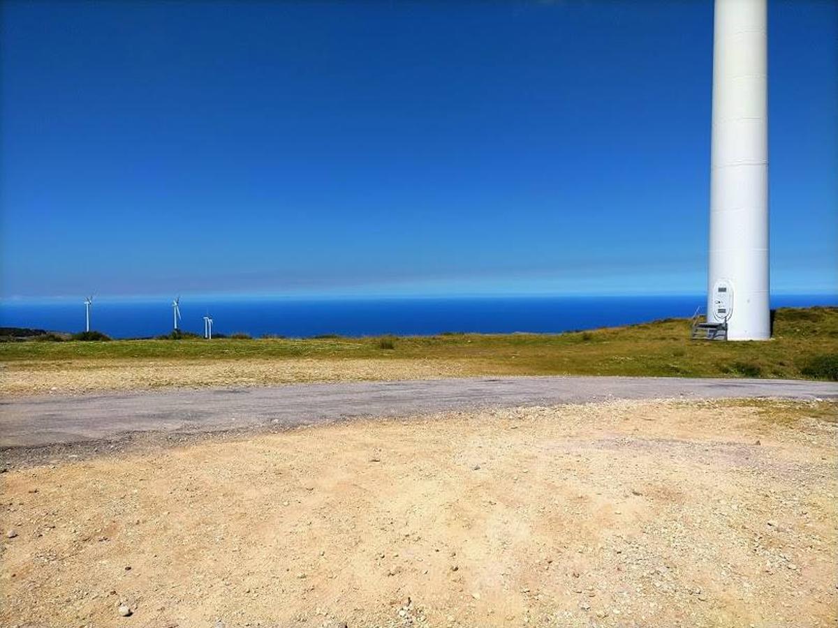 Fotos: Ruta de las Brañas Vaqueiras de Cudillero por el Parque Eólico Pumar