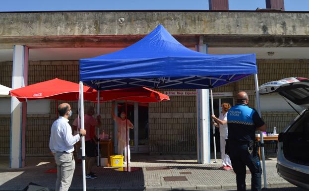 Puesto de autocovid instalado en Cangas del Narcea.