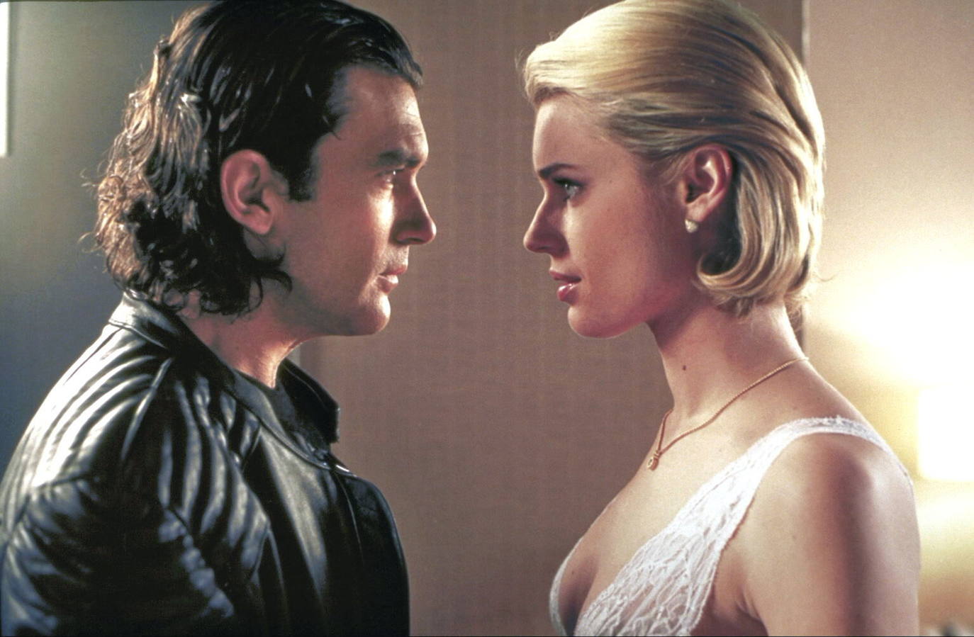 Actor, director, productor y empresario, Antonio Banderas cumple 60 años rodeado de sus seres queridos y con celebración en su Málaga natal, inmerso, como siempre, en mil proyectos laborales que son su seña de identidad