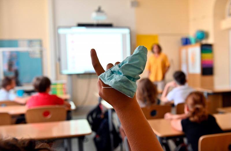 Los geles y las mascarillas se incorporan a las aulas la capital alemana. 