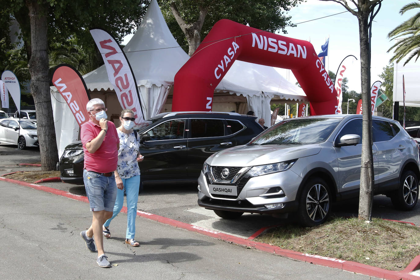Los concesionarios llegan al recinto con suculentas ofertas