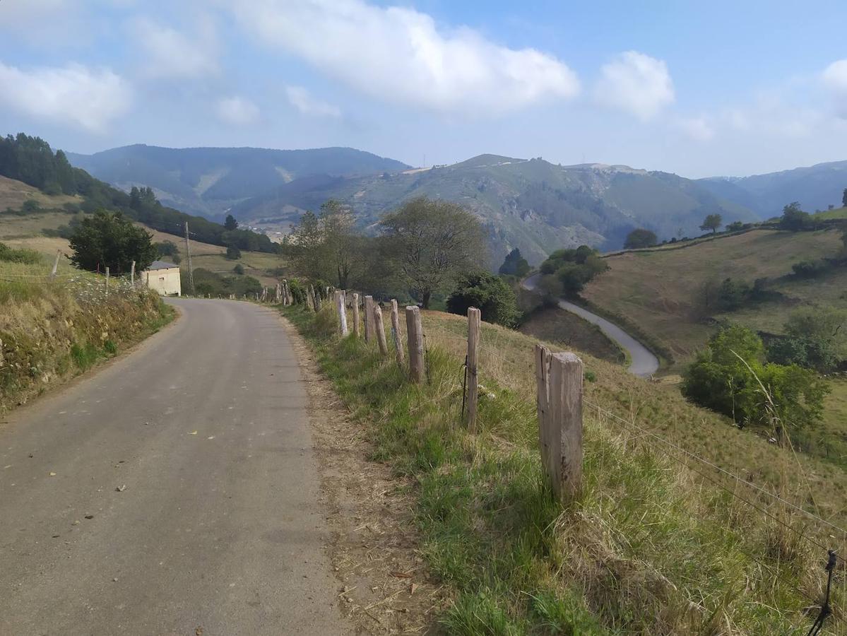Fotos: Un viaje al pasado por la ruta del Dolmen de Merillés
