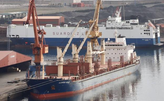 Coronavirus en Asturias | Confinada la tripulación de un segundo barco en El Musel