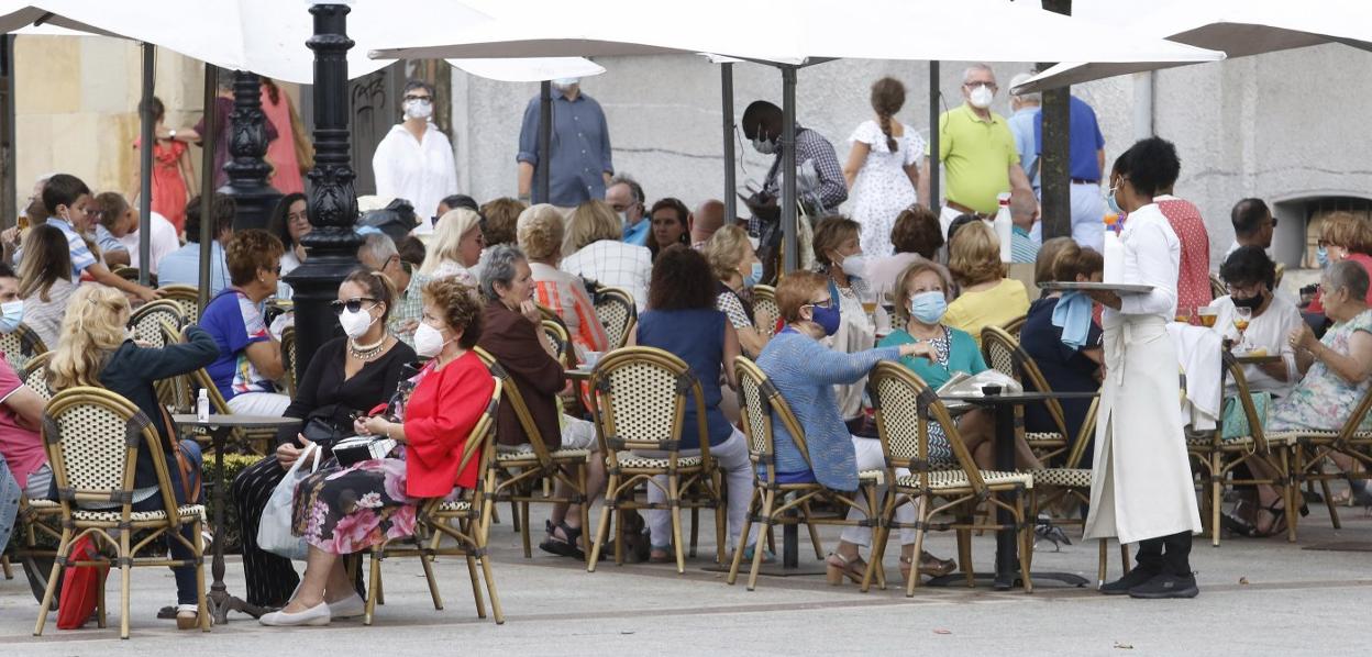  Terrazas junto al parque de Begoña, completamente llenas durante toda la mañana. 