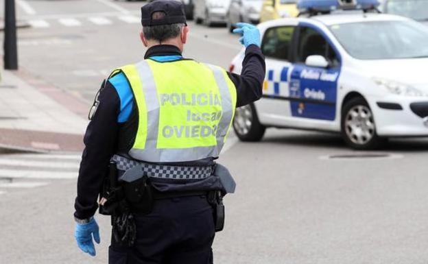 Coronavirus en Asturias | Un turista de Murcia contagiado obliga a confinar a seis policías locales de Oviedo