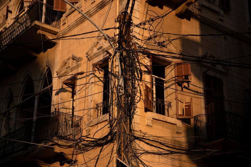 Así permanece Beirut dos semanas después de que el suelo de la ciudad temblase como consecuencia de la enorme explosión que sacudió el puerto de la capital libanesa el pasado 4 de agosto. 