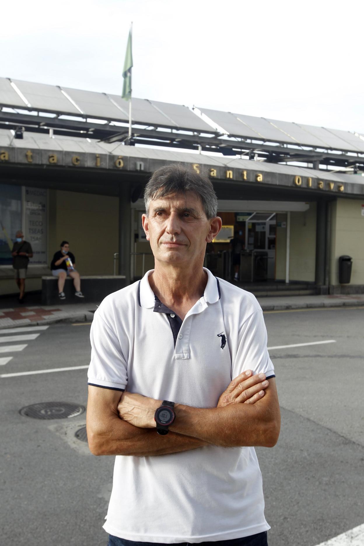 José Antonio Viesca, ante el Club Santa Olaya.