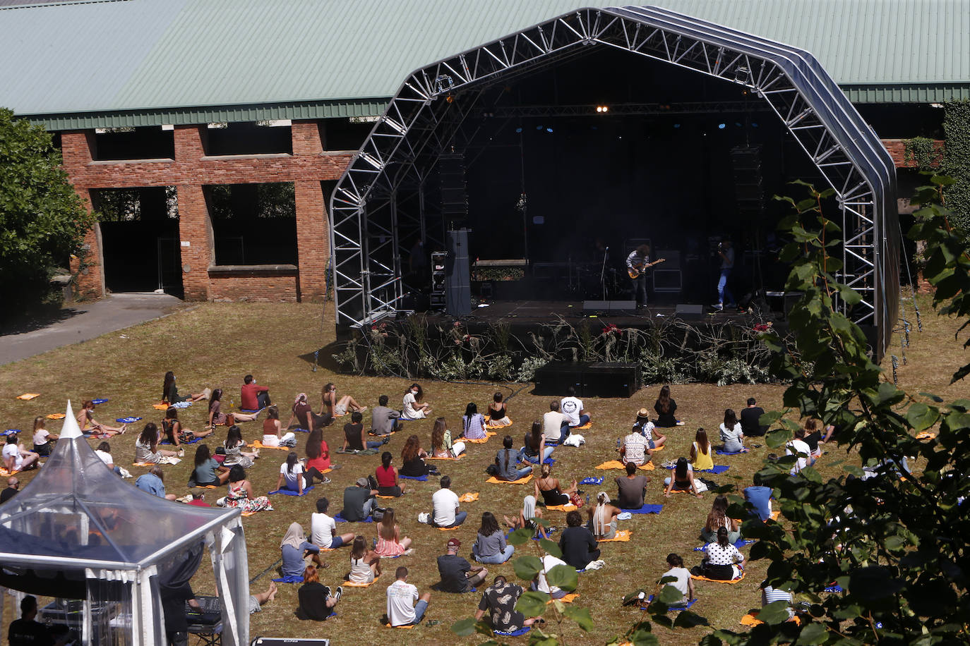 Fotos: Una autopista de sonido en la fábrica de armas de La Vega