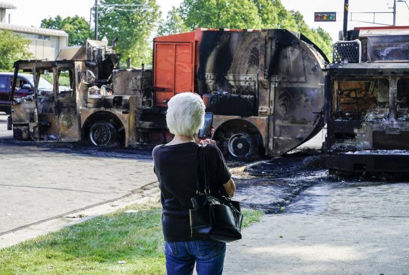Un nuevo incidente racista ha encendido las calles de Wisconsin. Los incidentes comenzaron después de que se publicase un vídeo en el que se ve a un policía de Kenosha disparando siete veces por la espalda a Jacob Blake, un ciudadano negro el pasado 23 de agosto. 