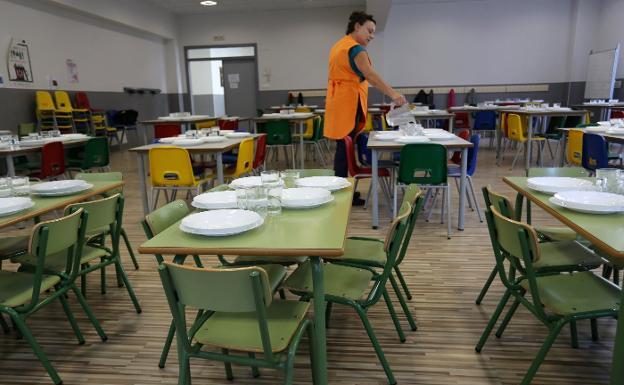 Educación garantiza el servicio de comedor, transporte y las extraescolares en Asturias 